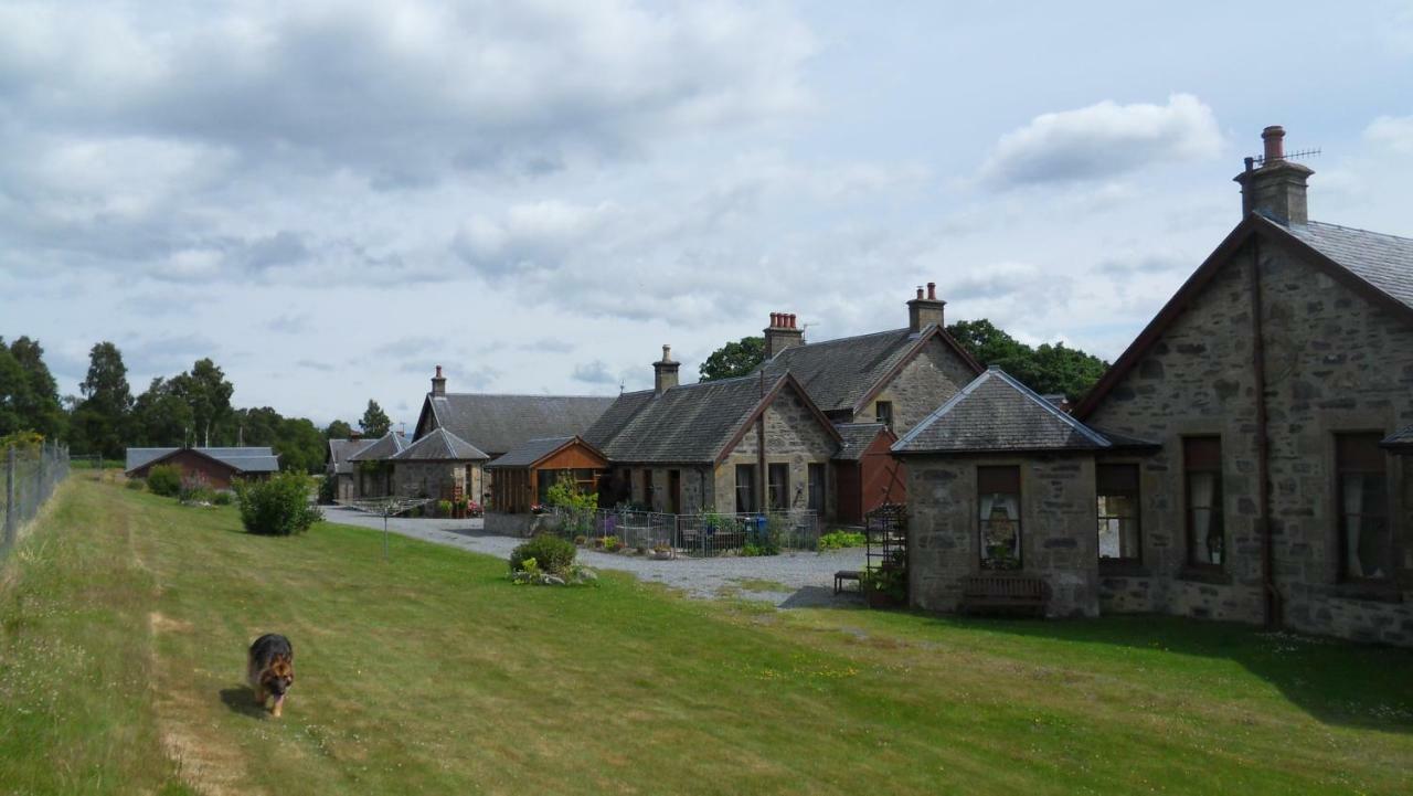 Meadowside Cottages Balavil Zewnętrze zdjęcie